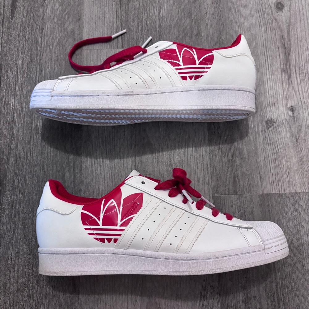 Men’s Adidas Superstar size 9.5 Sneakers
